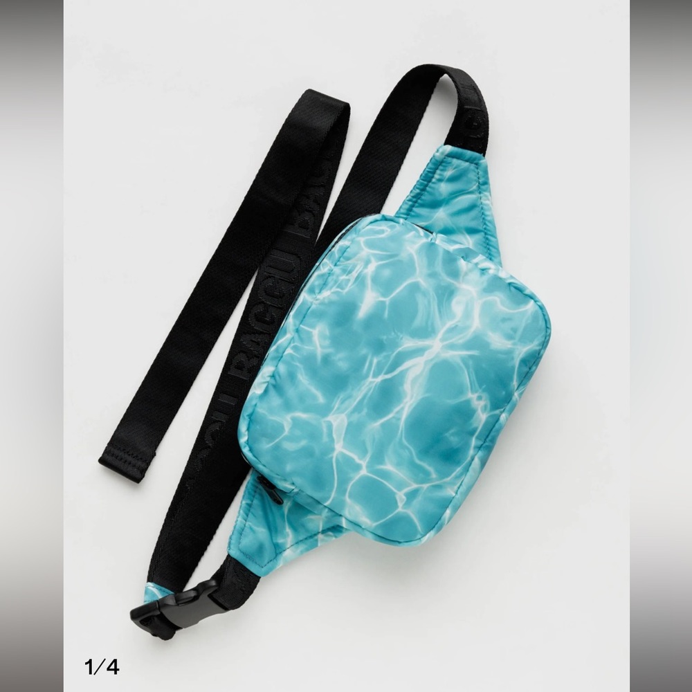 BAGGU NWT puffy pool fanny pack